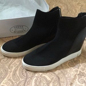 Steve Madden Women's Lizzy Wedge 
Sneaker